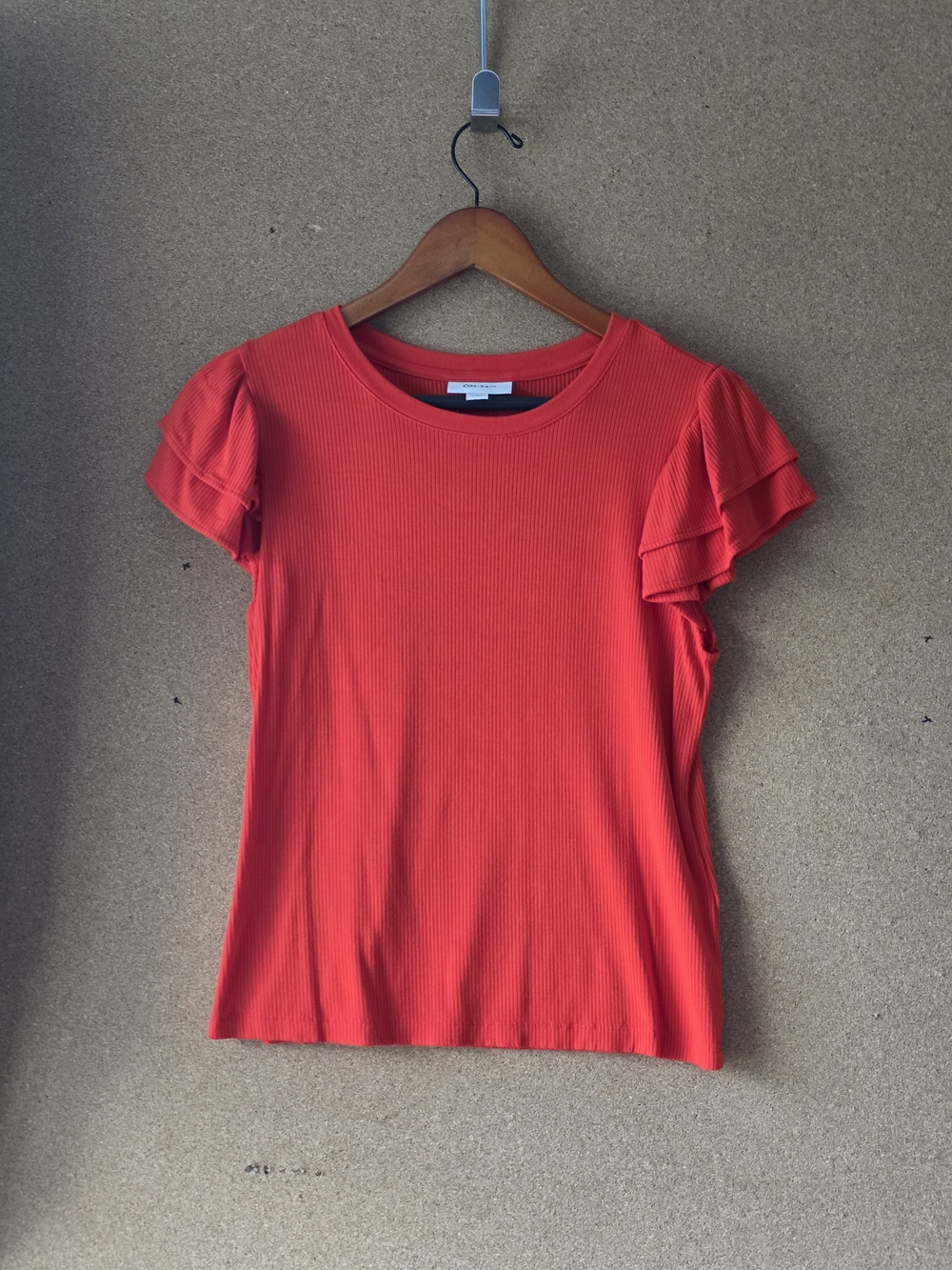 On 34th Red Ribbed Flutter Ruffle Sleeve Top Size L